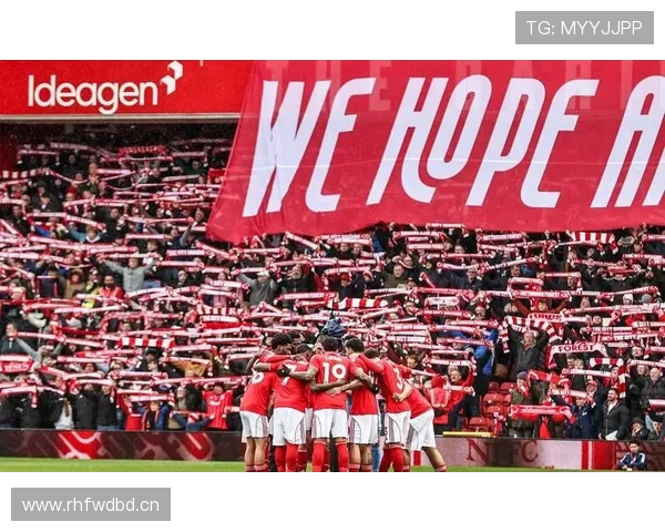 曼联战术体系稳定性不足，对球队整体表现与赛季走势形成制约