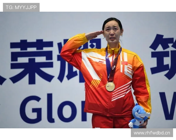 孙一文赛场上杀气腾腾，回家秒变遛狗狂魔？